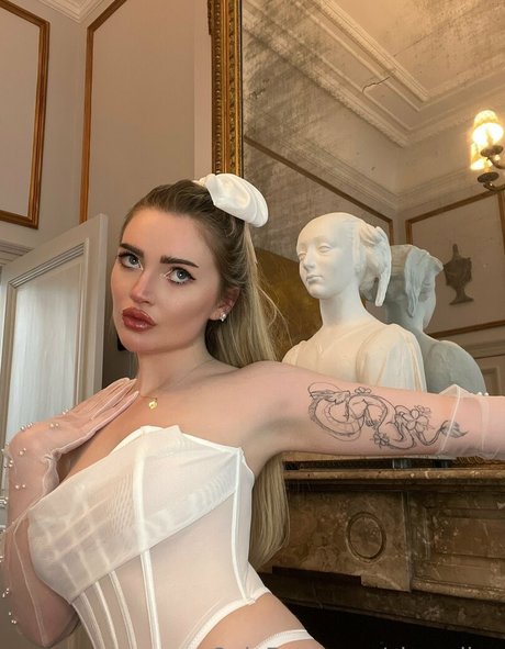 cixraxlive pornographic actress photo