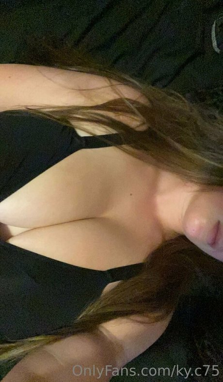 ky c75 erotic pornstar img