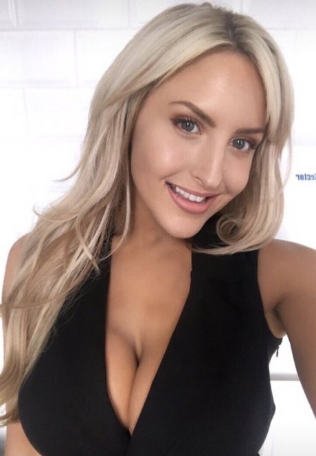 Emma Jones erotic model galleries