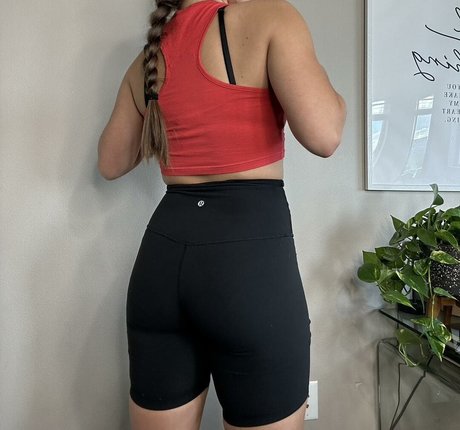 Avia Butler erotic actress galleries