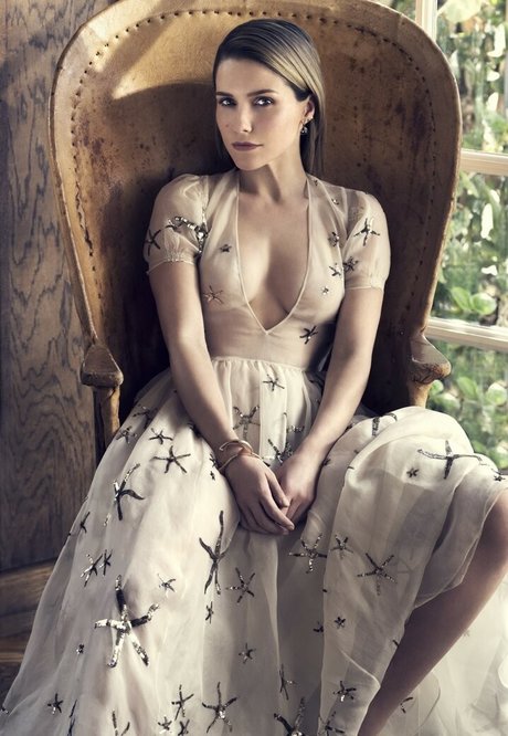 Sophia Bush hot actress pic