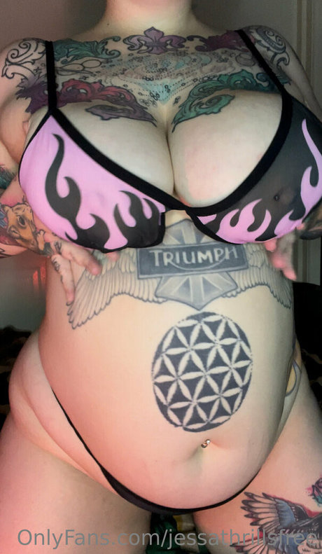 jessathrillsfree nudes star pics