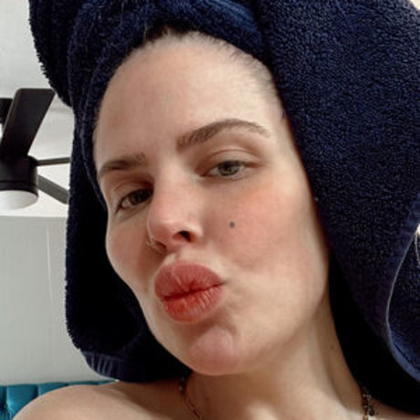 Elena Davies exclusive pornstar image