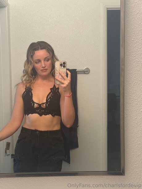 charlsfordevip naked star img