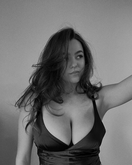 Monika Mancini pornstar exclusive img