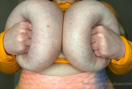 BustyQueen32M Profile pic
