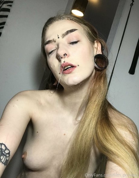 Filth Princess model nude pic
