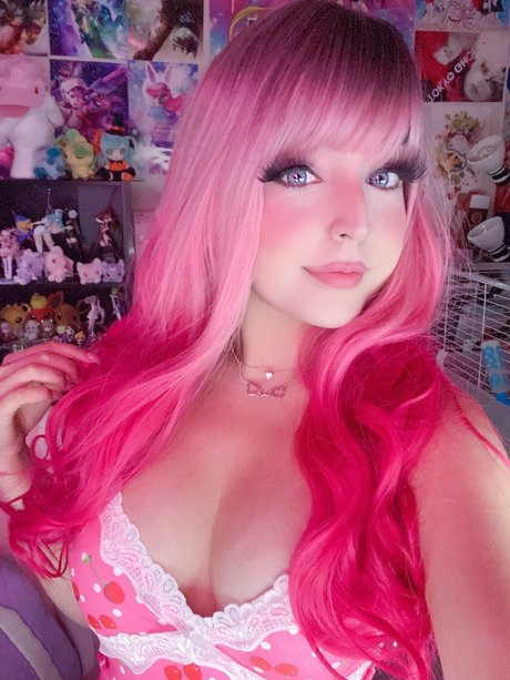 Kutie Kitten pornographic actress photo