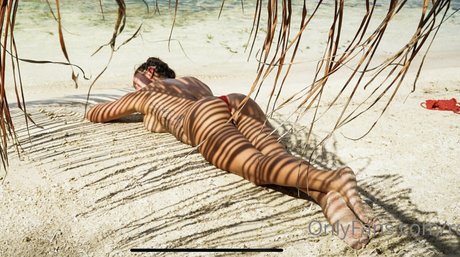 Robbie Hanna hot actress archive