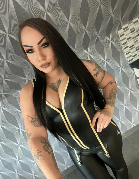 shiny queen pornstar nice pics