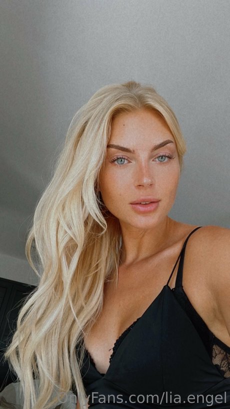 Lia Engel_ exclusive star pictures