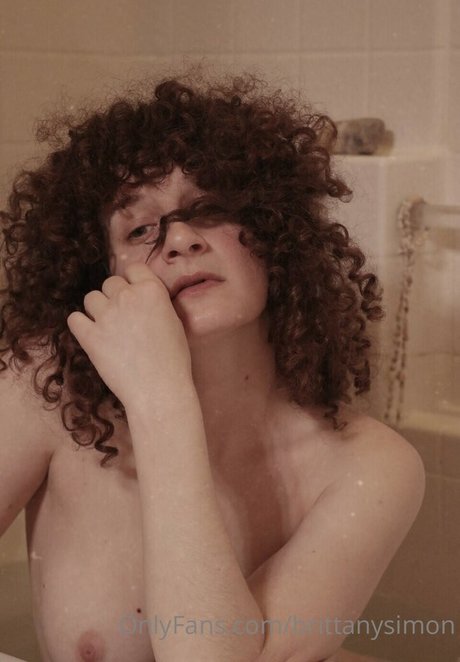 Brittany Simon model perfect image