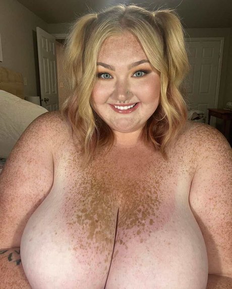 Kait Freckles nude star photo