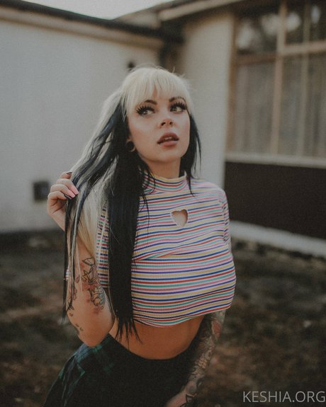 Keshia nudes model image