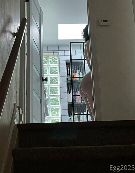 Egg2025 nudes model images