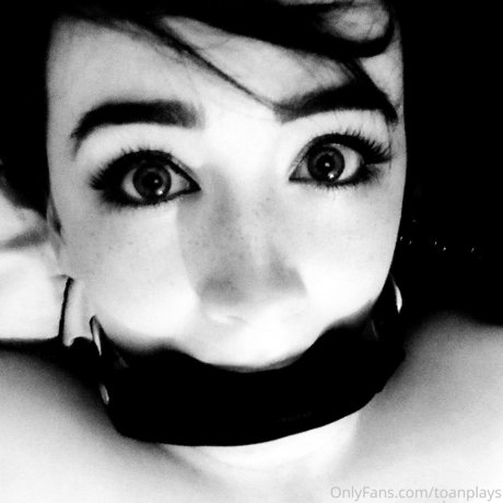 Toanplays nude actress gallery