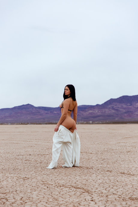 Madison Ginley model erotic pics