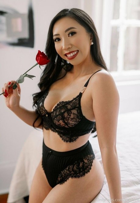 egirlren erotic star images