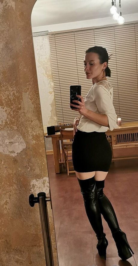 Miss Flora Femdom star xxx photos