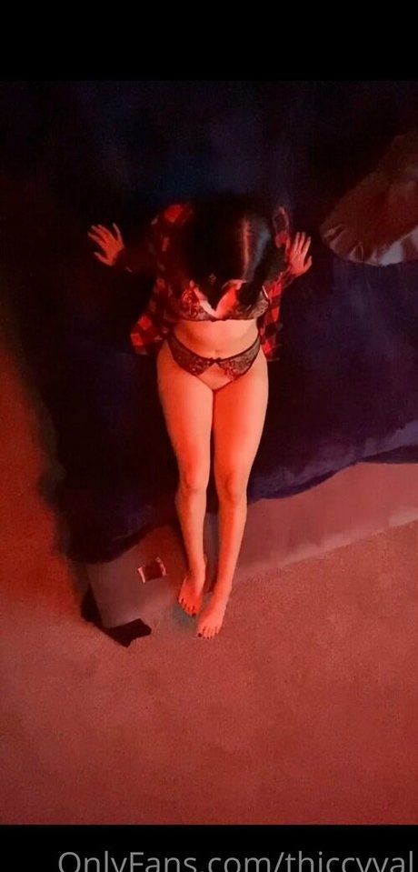 ThiccyVal hot pornstar images