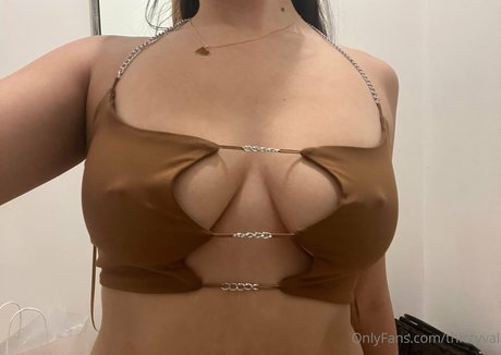 ThiccyVal pornstar beautiful pictures