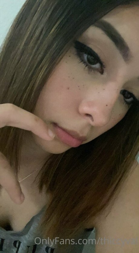 ThiccyVal model pics