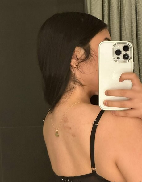 ThiccyVal adult model pics