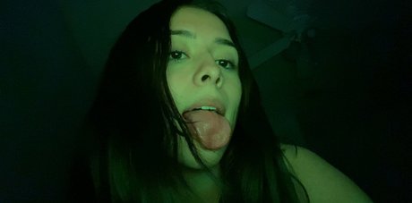 ThiccyVal model sex picture