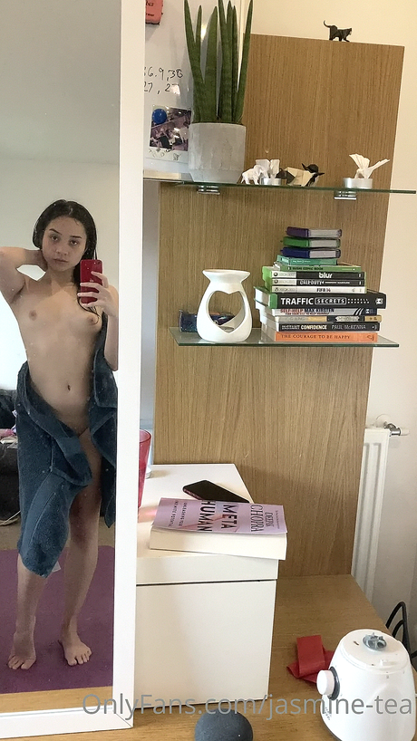 JasmineTea nude pornstar gallery