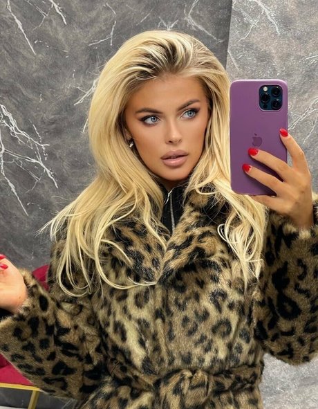 Ula x free model photo