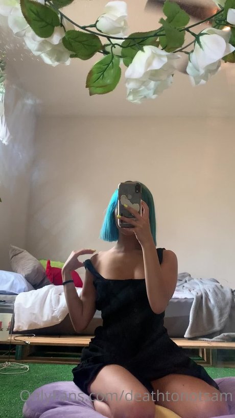 thisbicthdied star erotic image