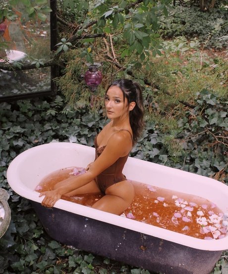 deannarapanotti nude actress galleries