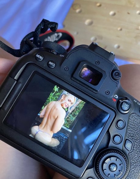 Laura Sagra naked pornstar pics