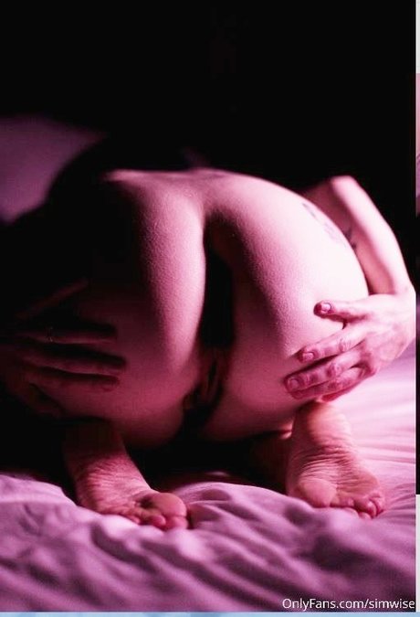 Alex Sim Wise art star galleries