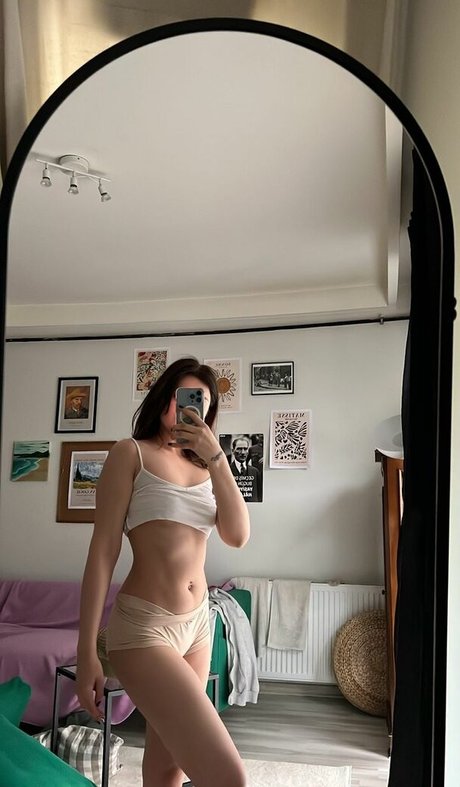 Buse yilmaz nudes model image