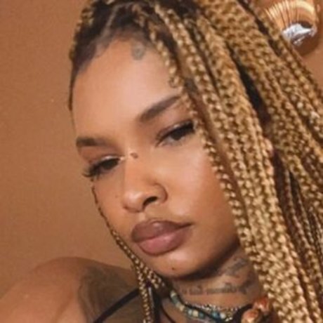 Bleu2lost model art pics