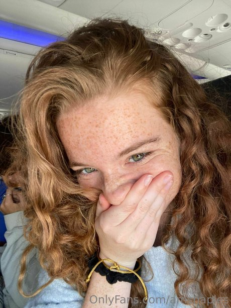 Ashley Suarez model top photo