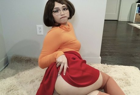 Ambiiyah perfect model pic