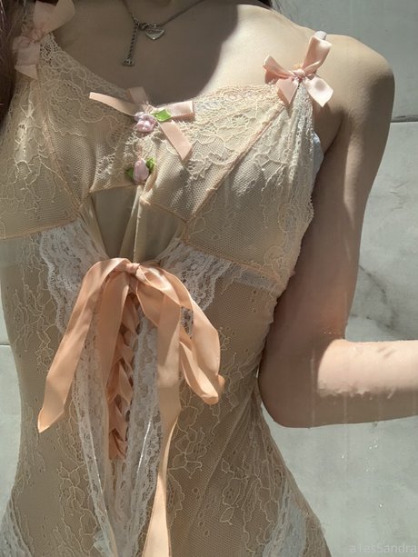 A1es5andra adult actress picture