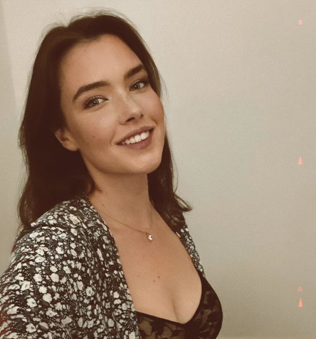 Luisa Laurent sex model image