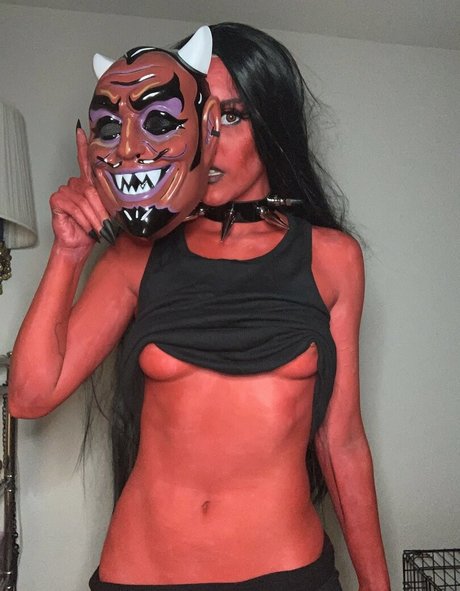 Scenemilf pornographic model img