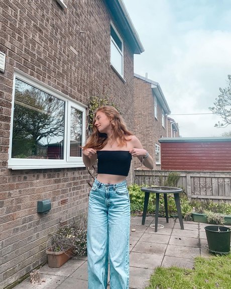 Kay Proctor naked model gallery