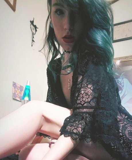 babeghostly star erotic photo