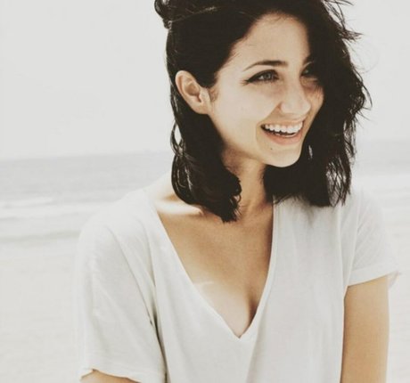 Emily Rudd porn model pics