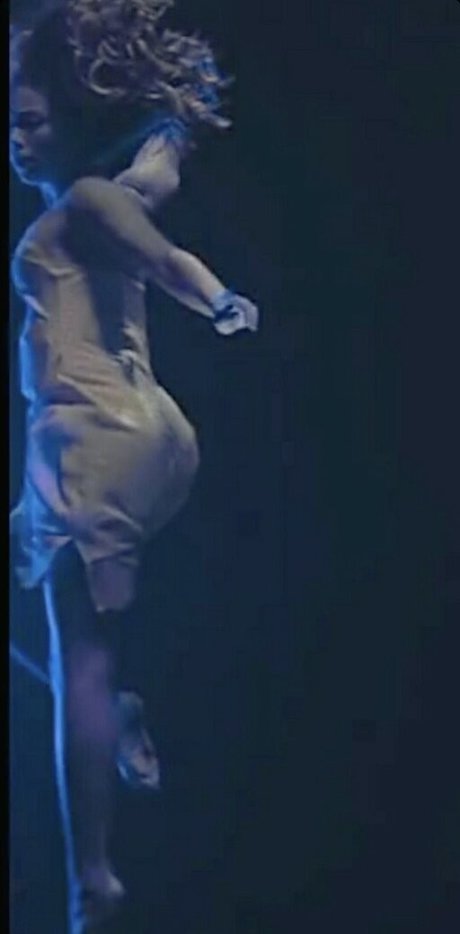 Emily Rudd erotic model images