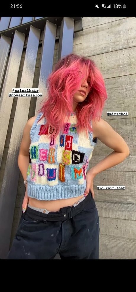 Emily Rudd model adult images