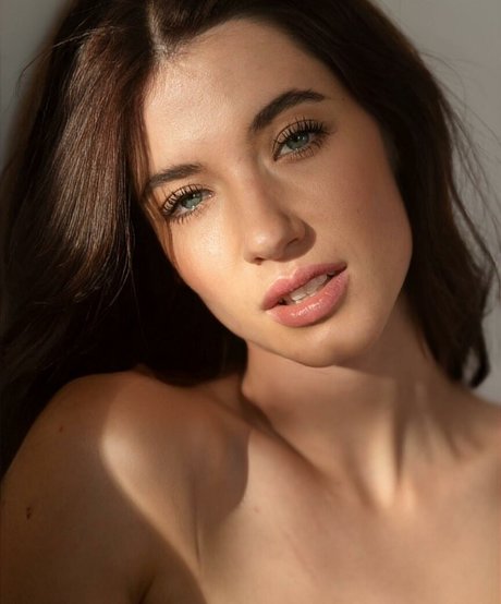 Julia Gauly model pornographic gallery