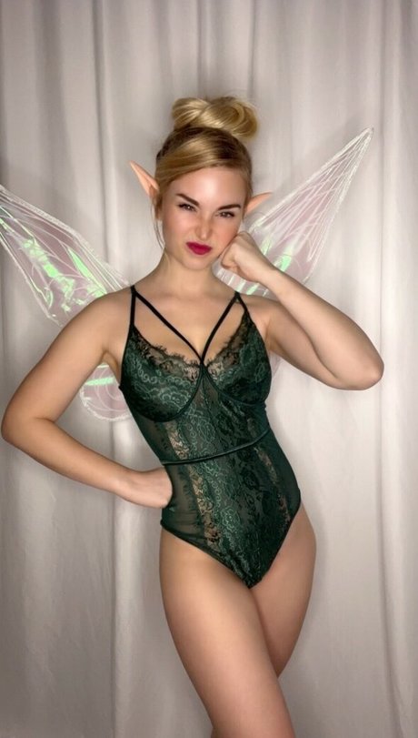 Ashton Birdie xxx pornstar pics