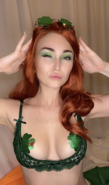 Ashton Birdie model sex gallery