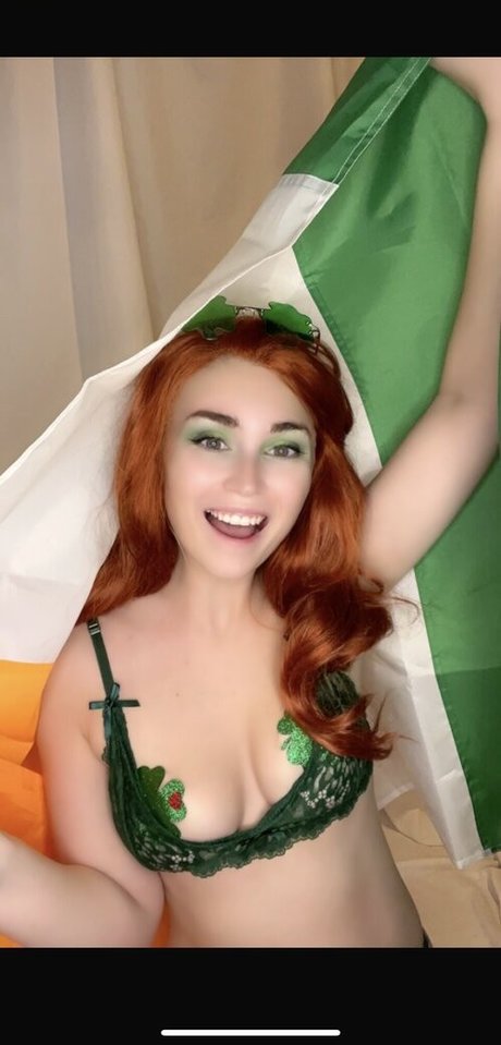 Ashton Birdie star exclusive picture